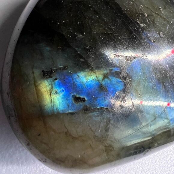 Labradorite‎ Crystal Palmstone (7) - Picture 3 of 10